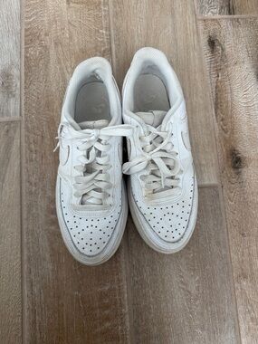 Nike White Women's Sneakers